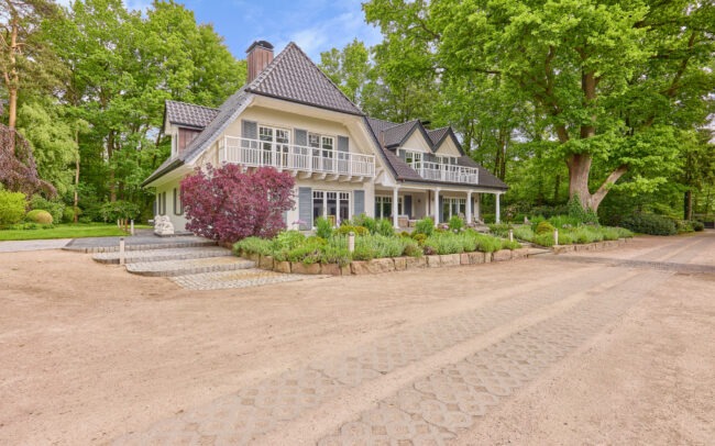 Hochwertige Immobilienfotografie in Frankfurt am Main – professionelle Aufnahmen von ImmoPixels, tätig unter anderem für Engel & Völkers.